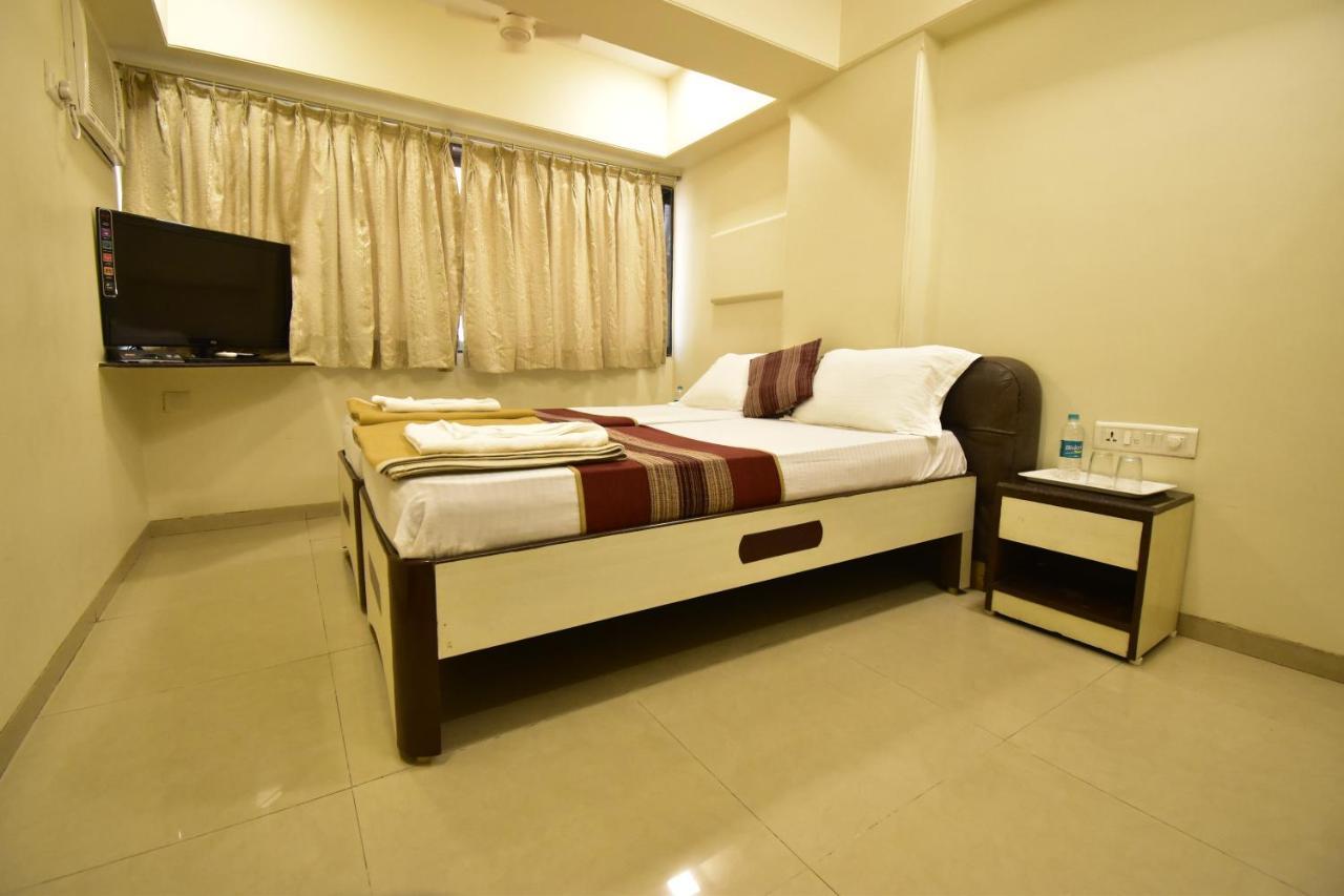 Hotel Kalpana Palace, Мумбаи Экстерьер фото