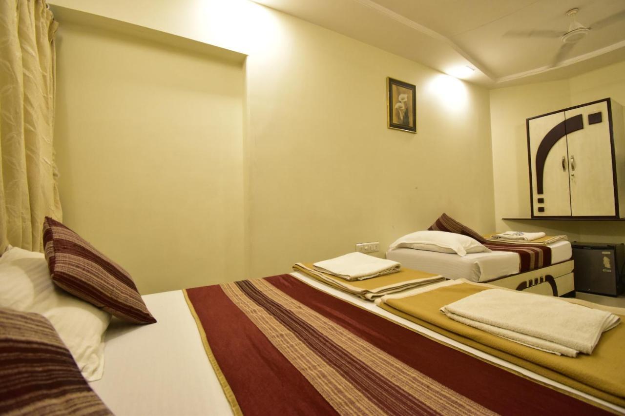 Hotel Kalpana Palace, Мумбаи Экстерьер фото