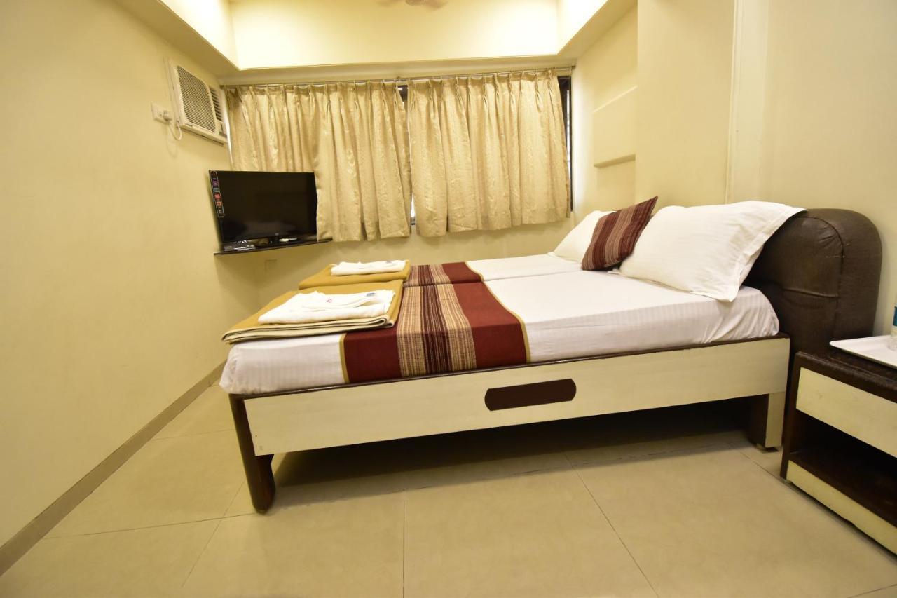 Hotel Kalpana Palace, Мумбаи Экстерьер фото