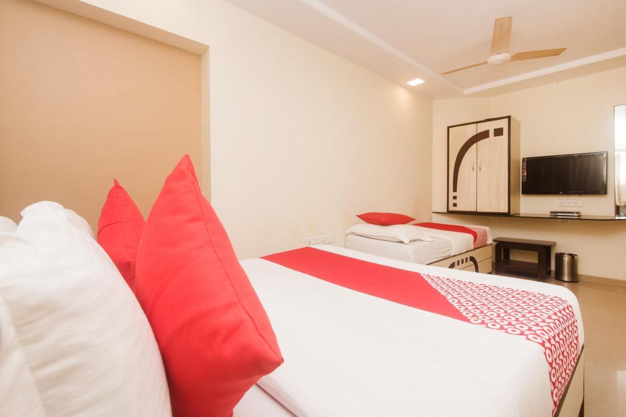 Hotel Kalpana Palace, Мумбаи Экстерьер фото