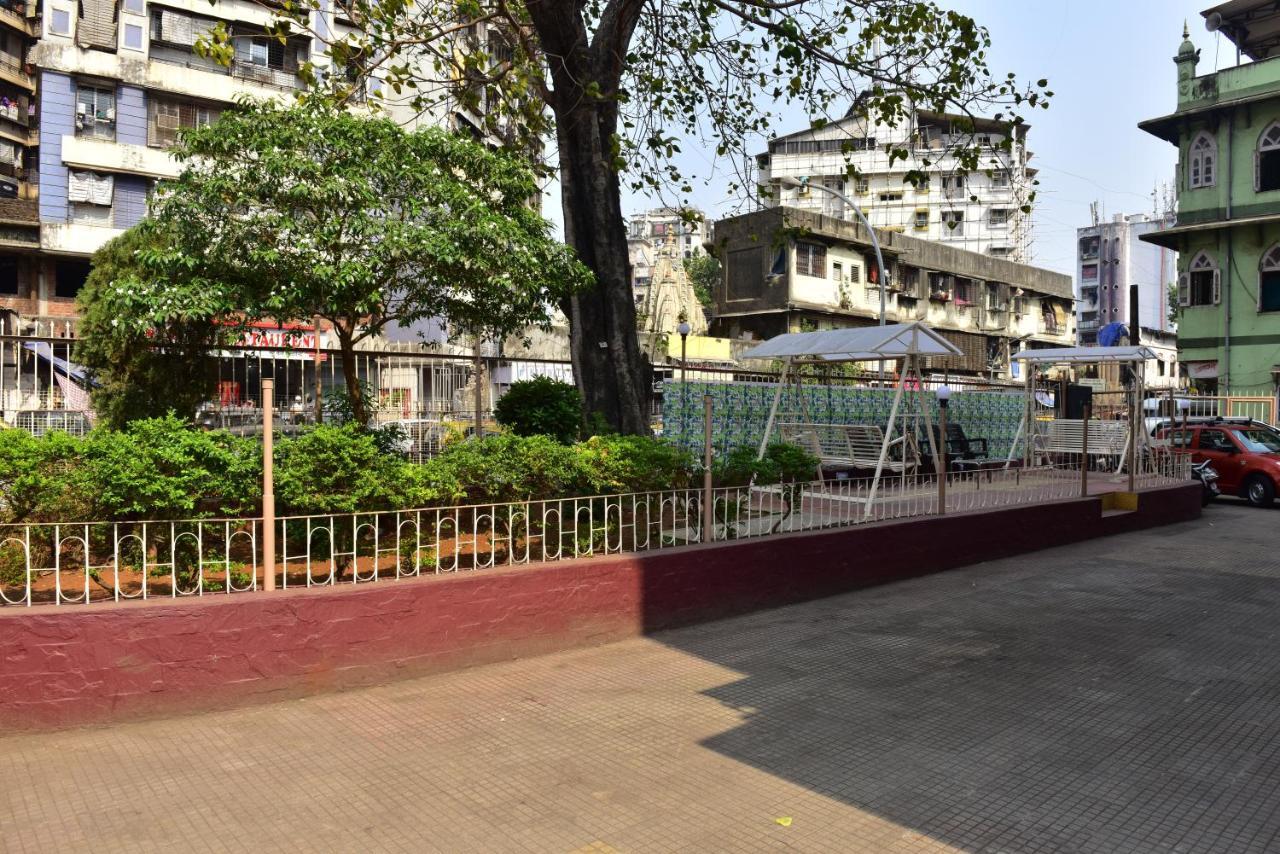 Hotel Kalpana Palace, Мумбаи Экстерьер фото